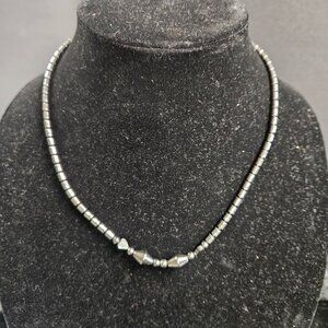 Silver-black beaded necklace - 9"